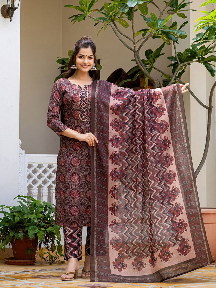 KALINI Geometric Printed Notch Neck Kurta With Trousers & Dupatta
