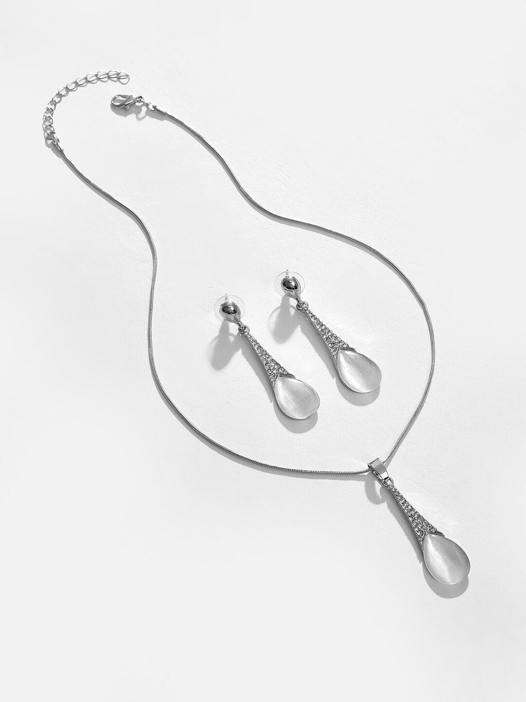 SOHI Silver-Plated White Stone-Studded Jewellery Set