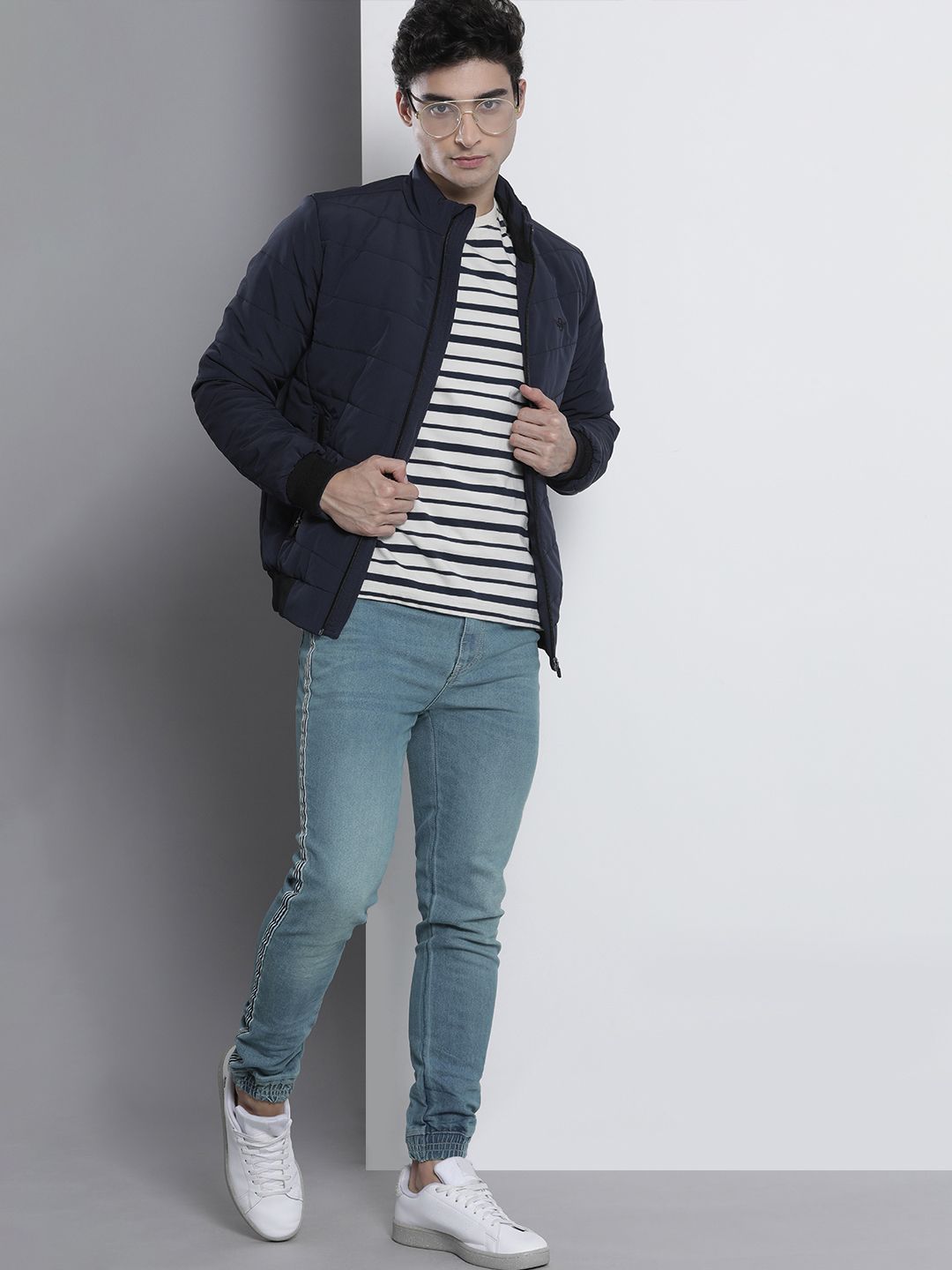 The Indian Garage Co Men Blue Slim Fit Light Fade Stretchable Jogger Jeans