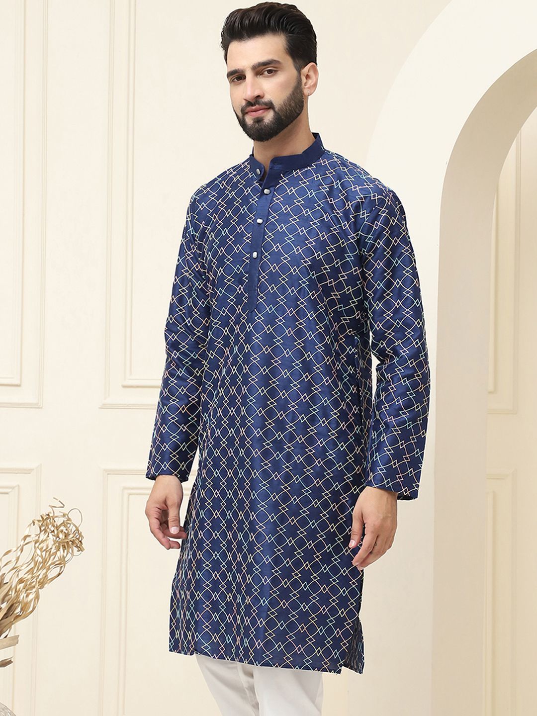 SOJANYA Men Geometric Embroidered Thread Work Kurta