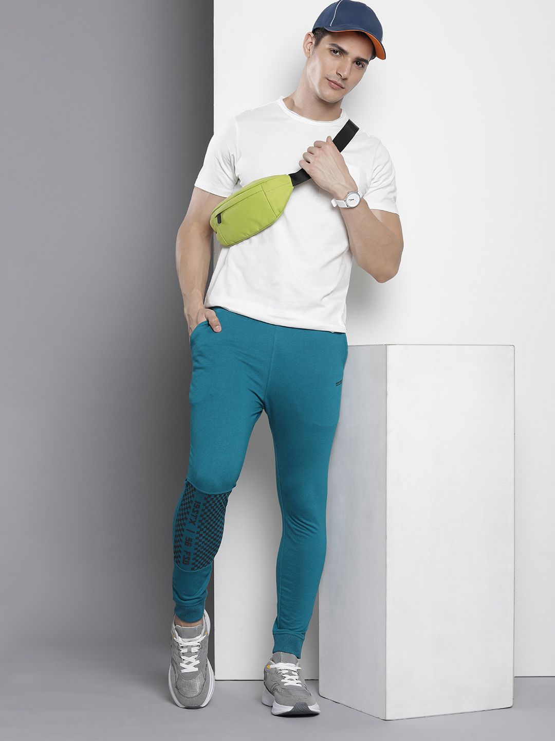 The Indian Garage Co Men Teal Blue & Black Printed Slim Fit Joggers