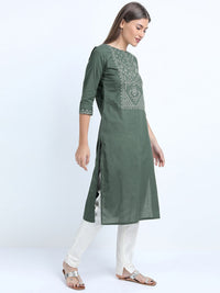 Vishudh Green Floral Embroidered Round Neck Thread Work Straight Kurta