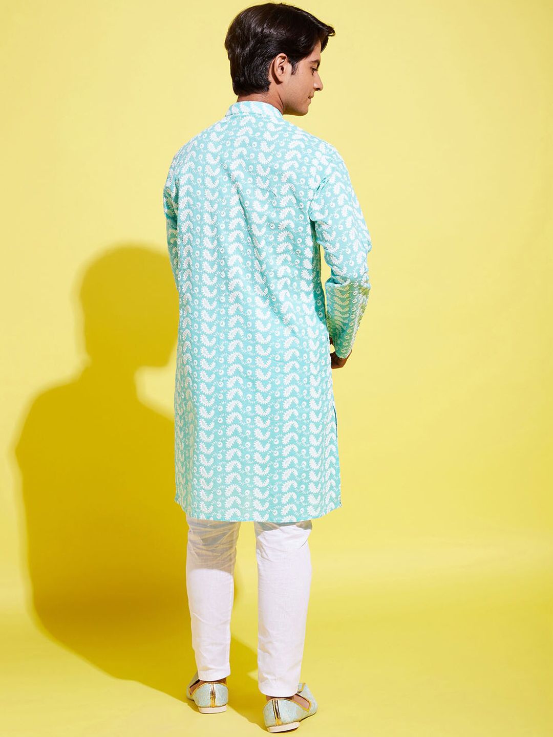 VASTRAMAY Teen Boys Green & White Paisley Chikankari Pure Cotton Kurta with Pyjama
