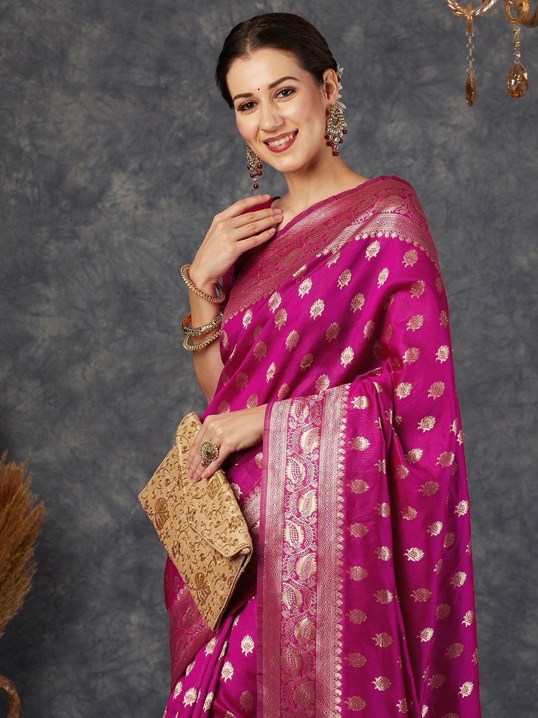 KALINI Ethnic Motifs Woven Designed Zari Banarasi Saree