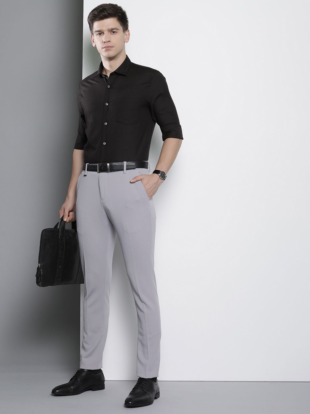 The Indian Garage Co. X Luxe Men Solid Slim Fit Opaque Formal Shirt