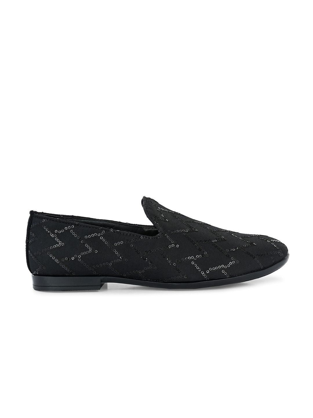 House of Pataudi Men Embellished Lightweight Mojaris