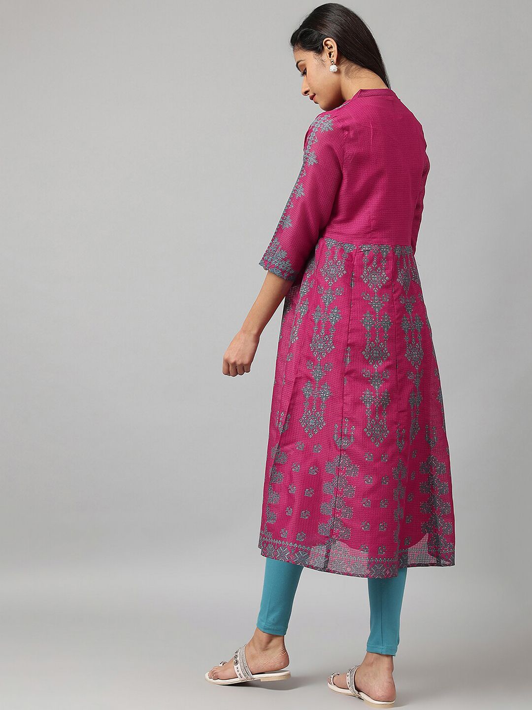W Women Red Floral Empire Thread Work Kurta with Leggings