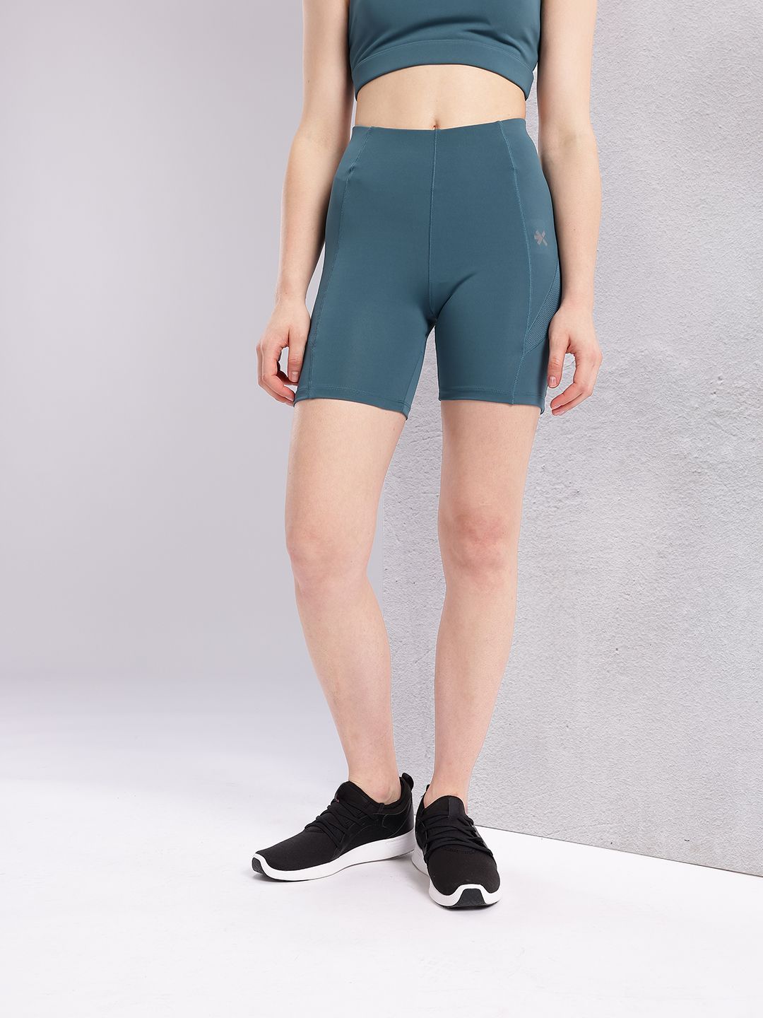 HRX by Hrithik Roshan Women Mid-Rise Above Knee Running Tights with Reflective Elements