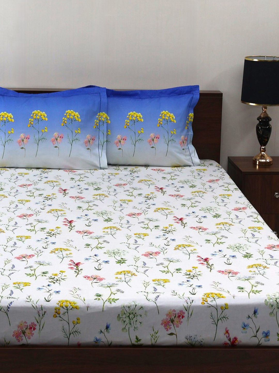 BOMBAY DYEING Blooming Muse Blue Floral Cotton 144 TC King Bedsheet Set 2.74 x 2.74 m