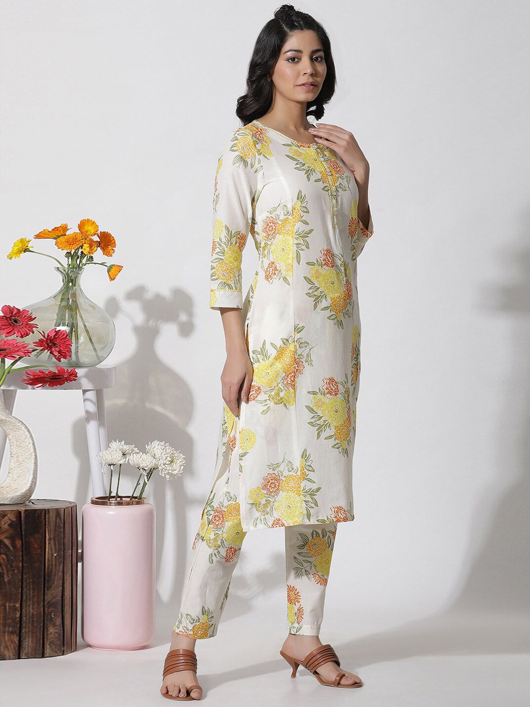 W Floral Printed Regular Thread Work Pure Cotton Kurta with Trousers & Dupatta