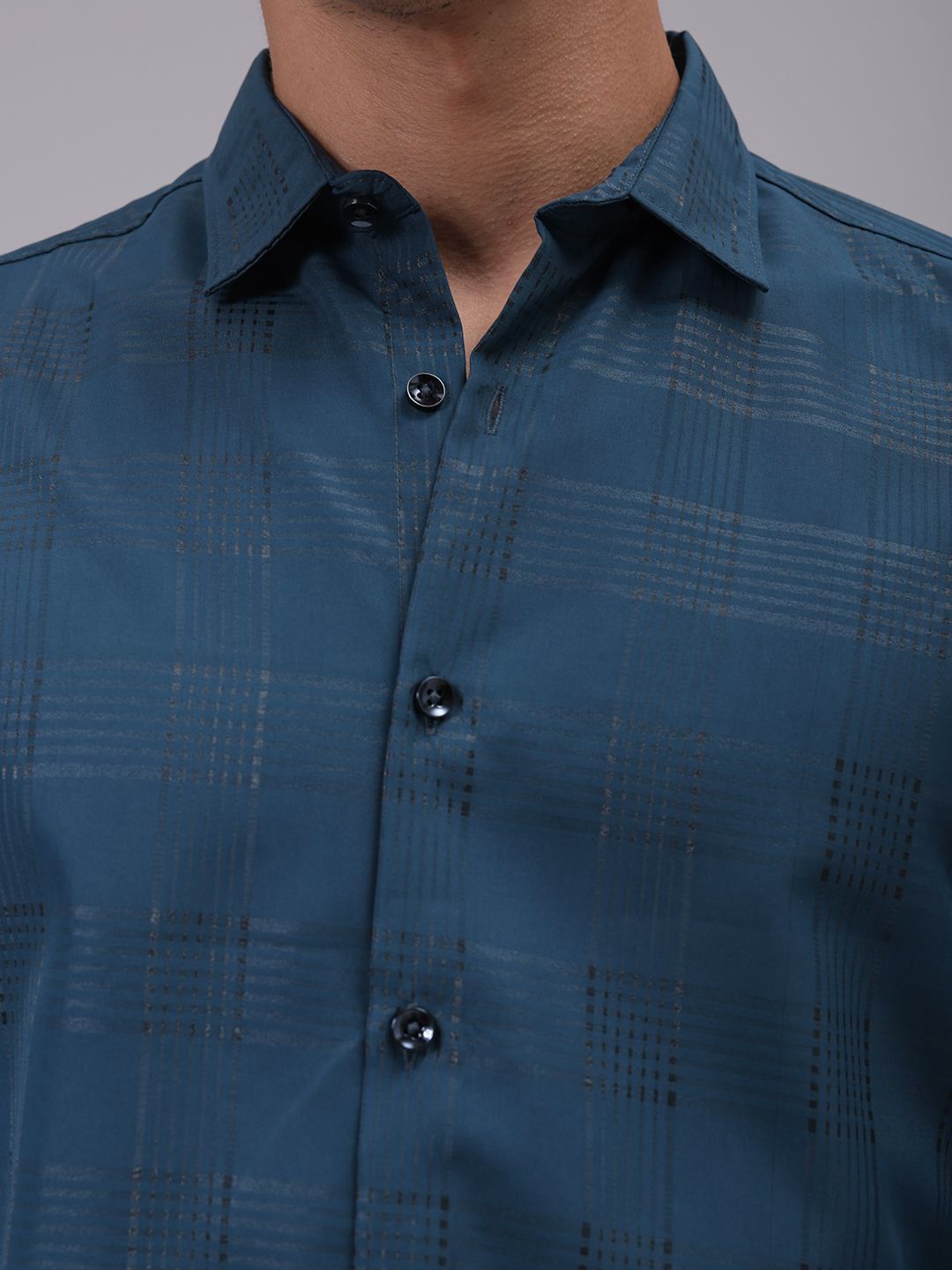 The Indian Garage Co Men Cutaway Collar Checked Slim Fit Party Shirt