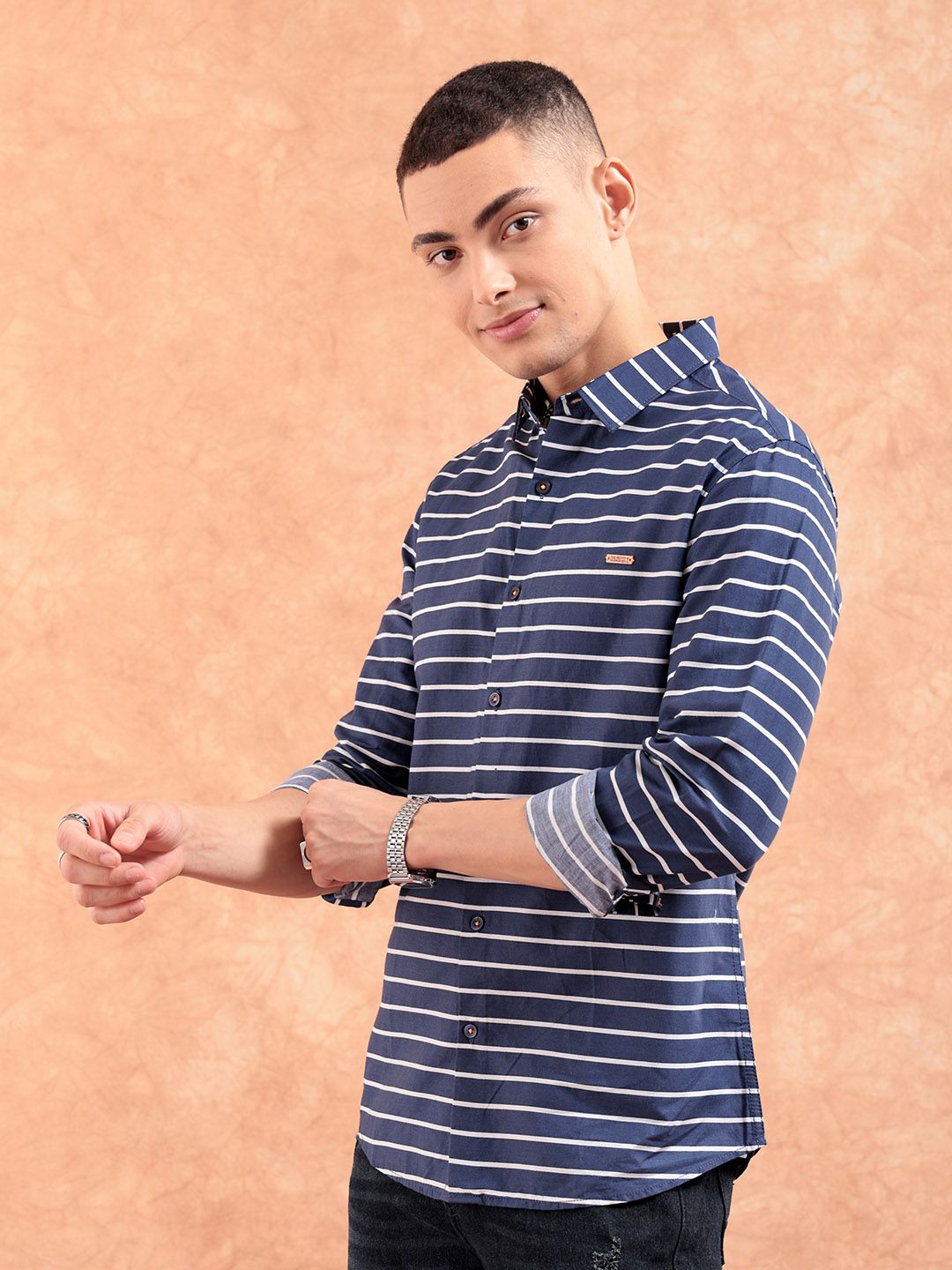 The Indian Garage Co Men Navy Blue & White Slim Fit Striped Casual Shirt