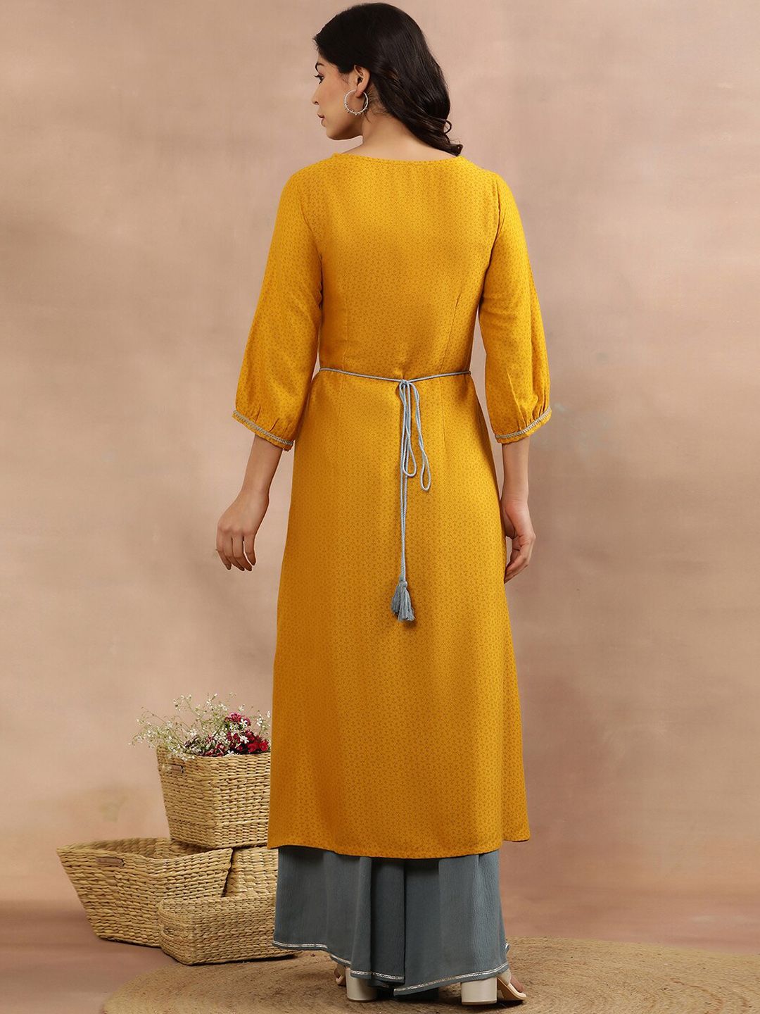 W Ethnic Motifs Embroidered Regular Mirror Work Kurta with Palazzo