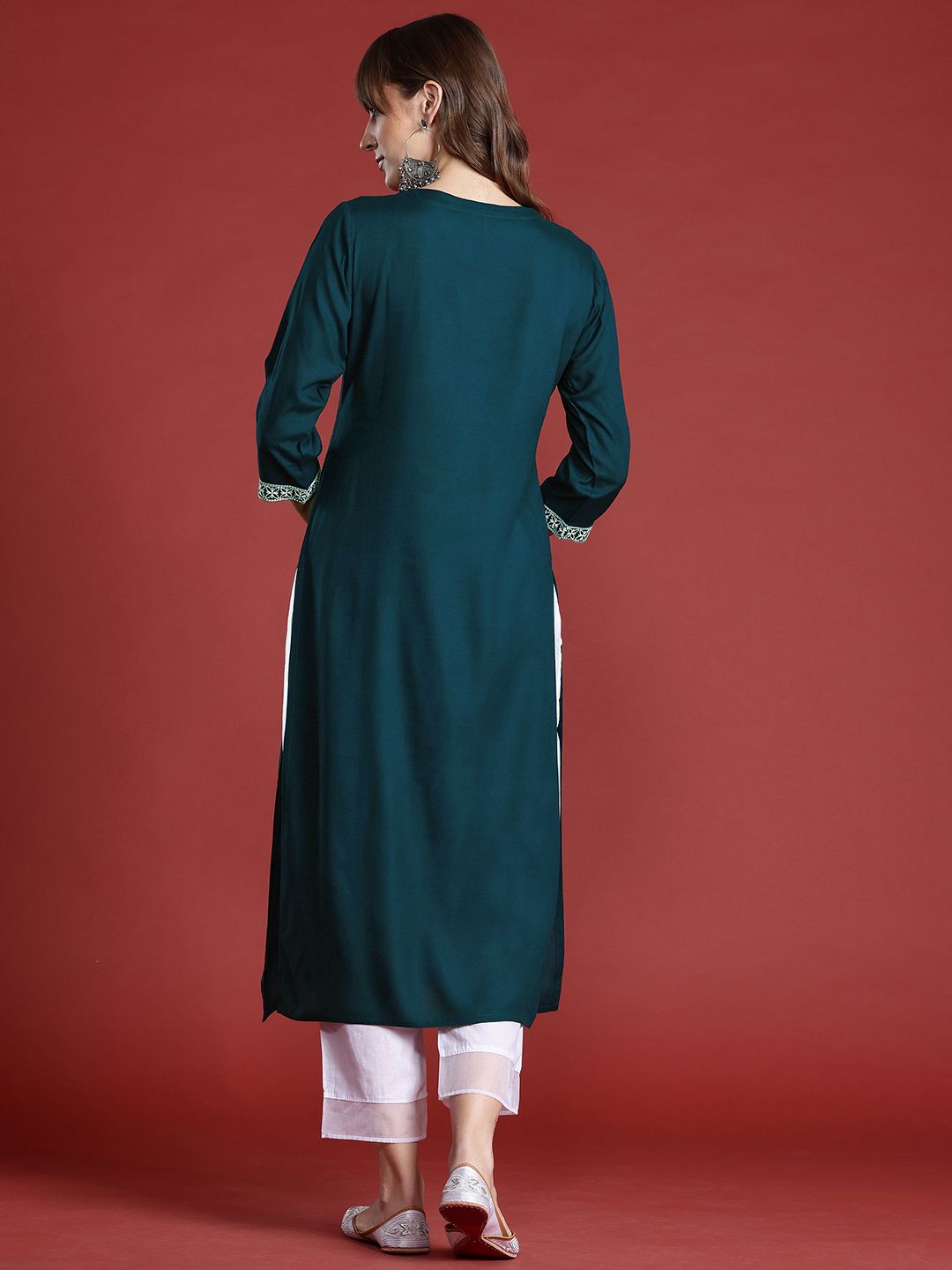 Indo Era Women Floral Embroidered Thread Work Kurta