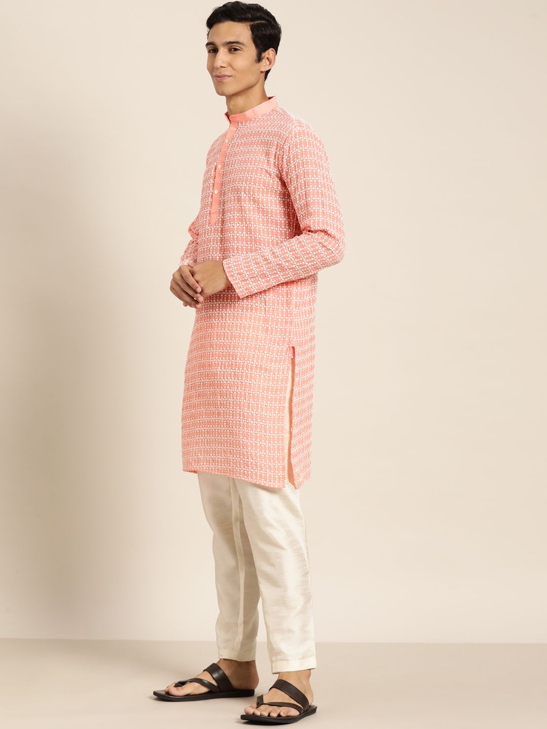 SOJANYA Men Embroidered Kurta