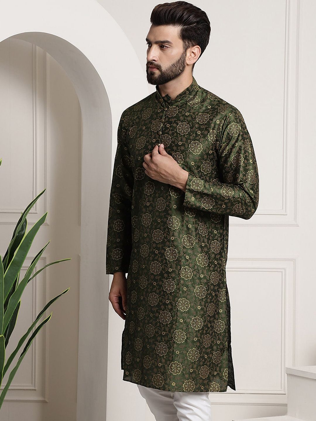 SOJANYA Floral Printed Mandarin Collar Straight Kurta