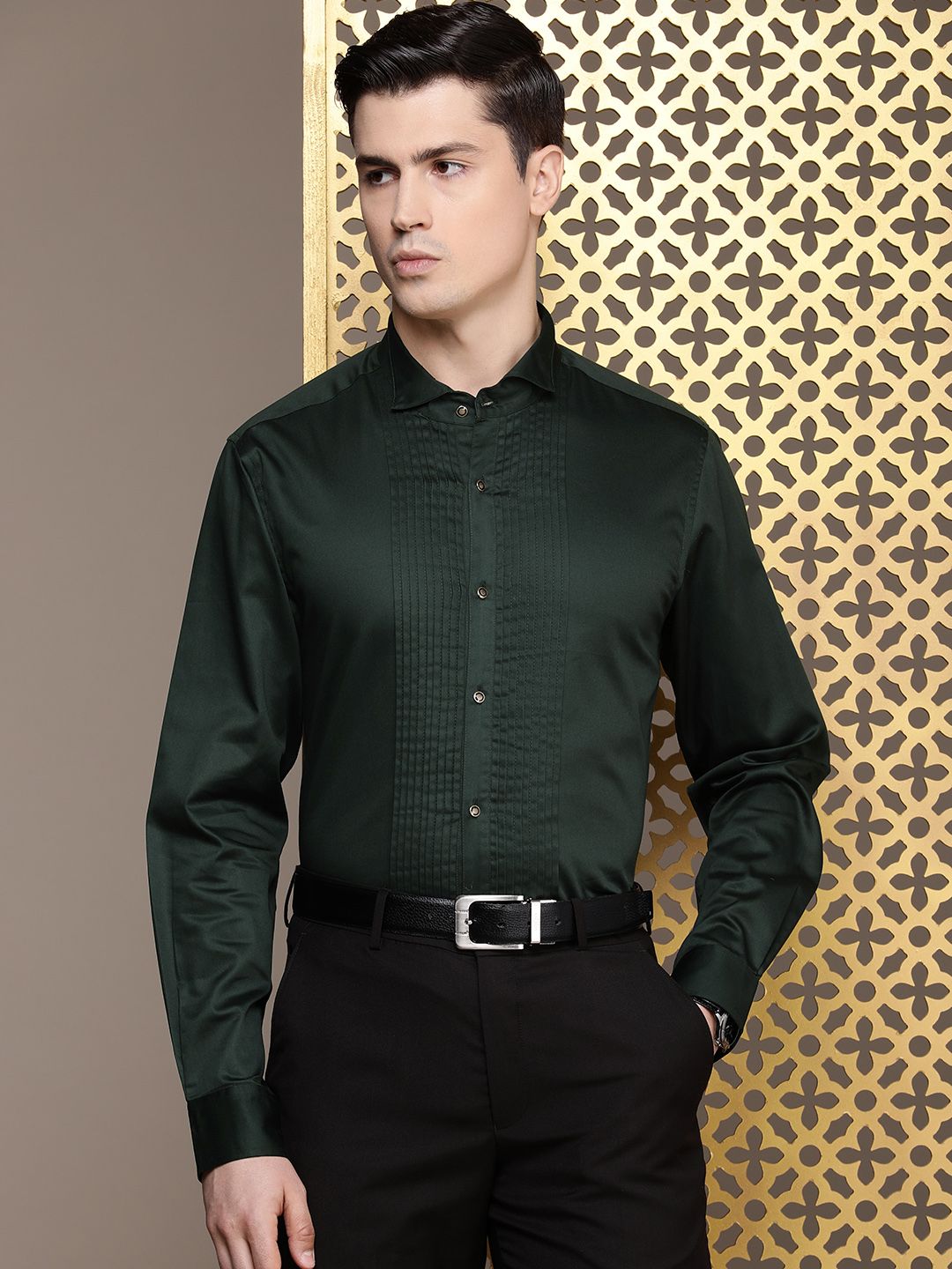 House of Pataudi Pure Cotton Pleated Wingtip Collar Party Shirt