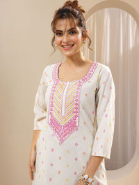 Libas Women Floral Embroidered Thread Work Kurta