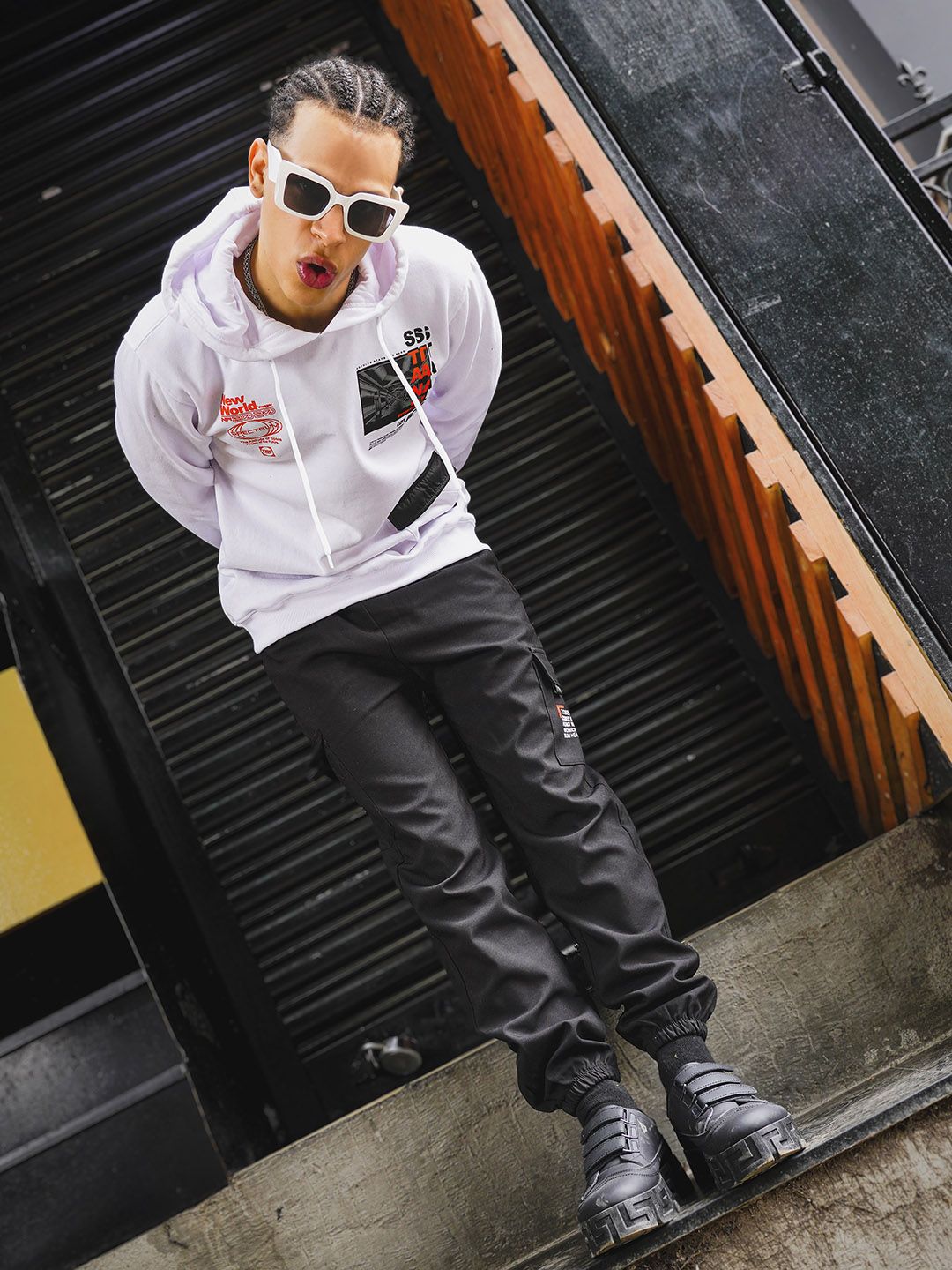 The Indian Garage Co Men White & Black Printed Hooded Sweatshirt