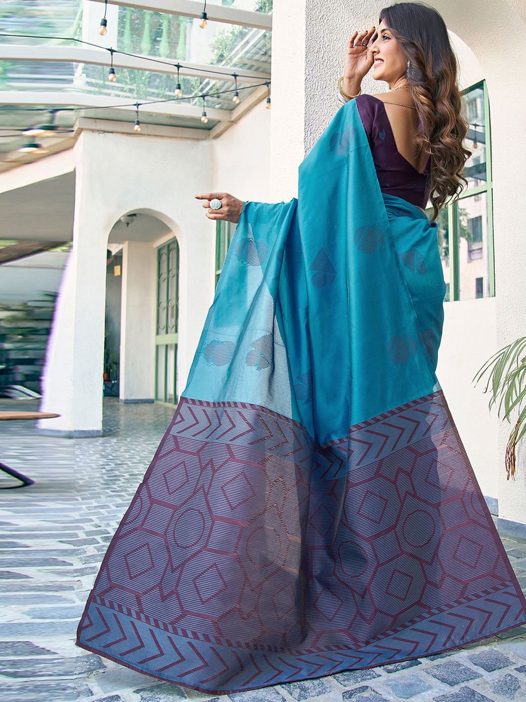 KALINI Woven Design Zari Silk Blend Banarasi Saree