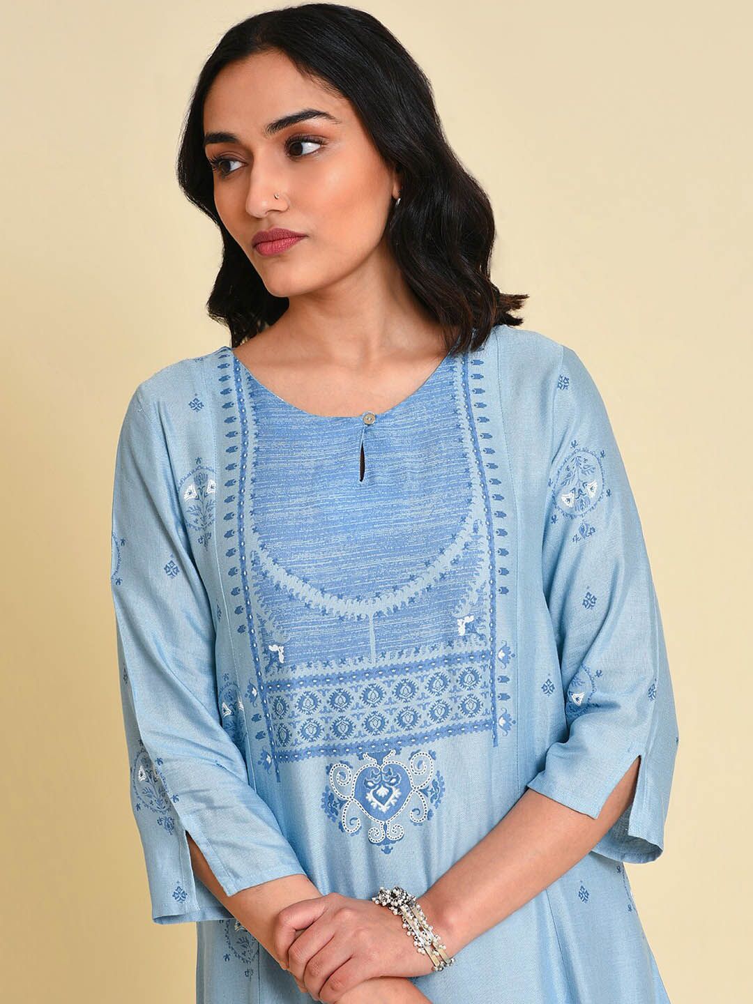 W Women Floral Print Co-Ord Kurta Set With Parallel Pant