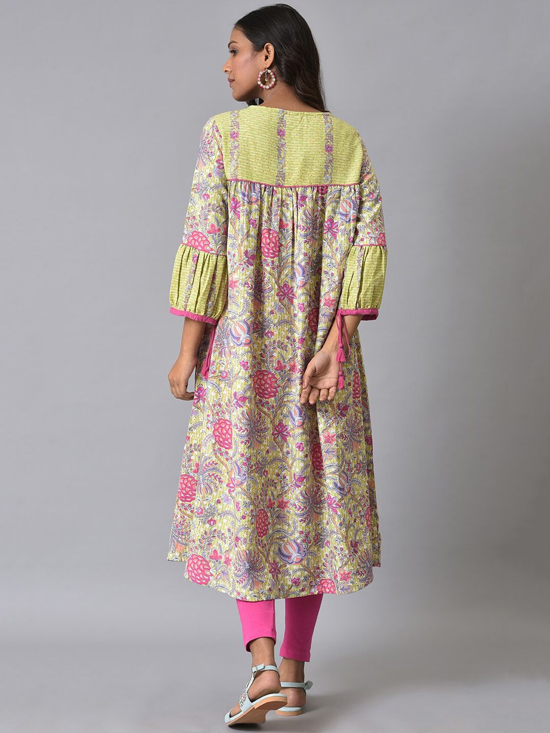 W Puff Sleeves Floral Printed Pleated Anarkali Kurta With Leggings