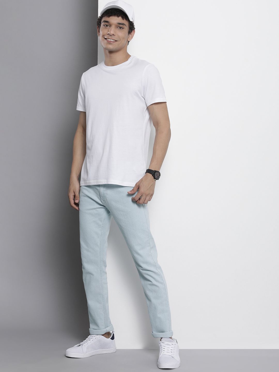 The Indian Garage Co Men Straight Fit Heavy Fade Stretchable Jeans