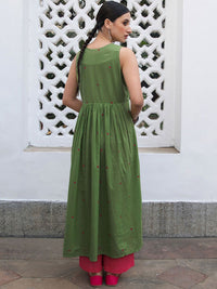 Janasya Women's Green Pure Cotton Geometric A-line Kurta Set