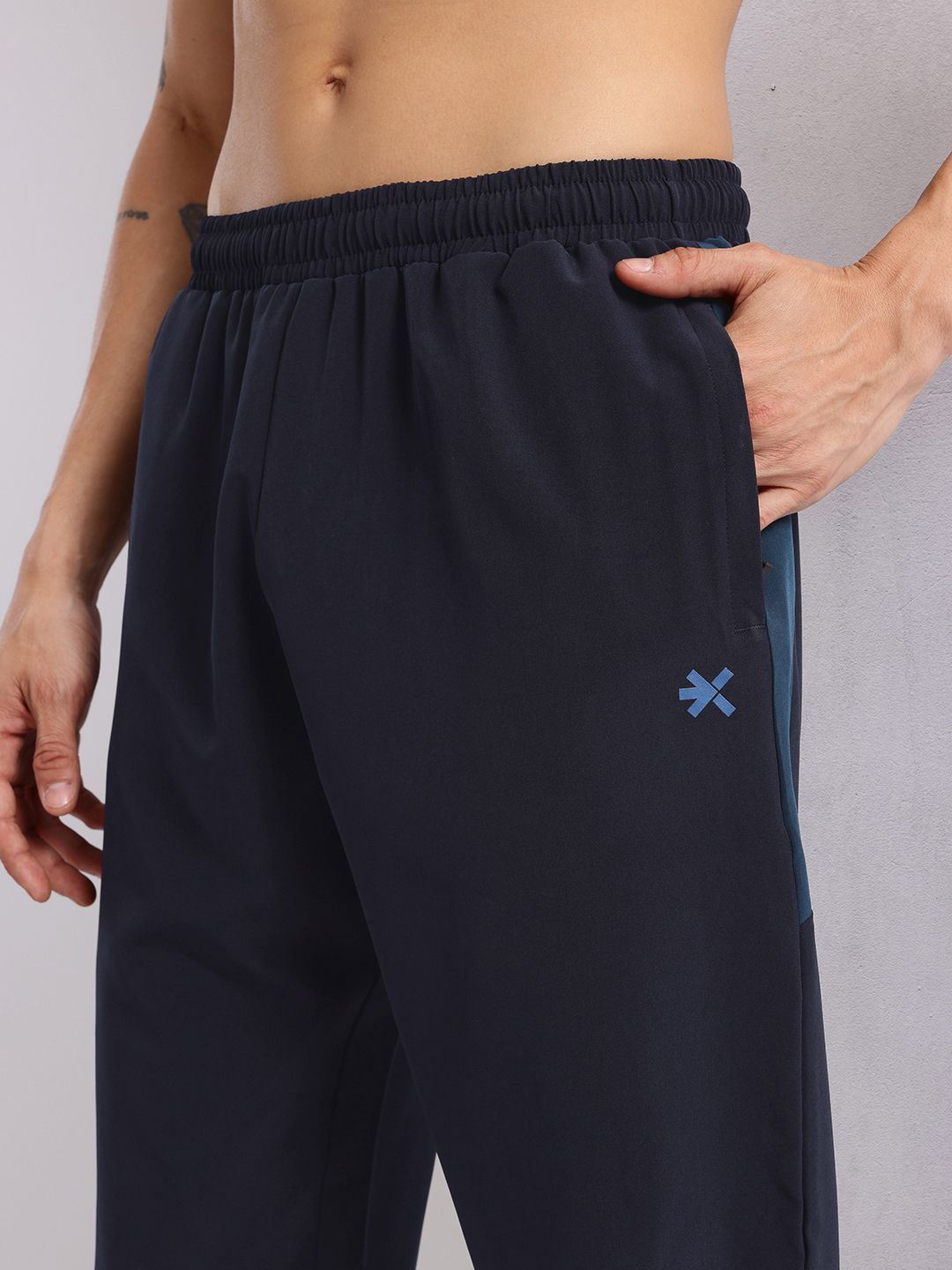 HRX by Hrithik Roshan Men Brand Logo Detail Mid-Rise Running Joggers