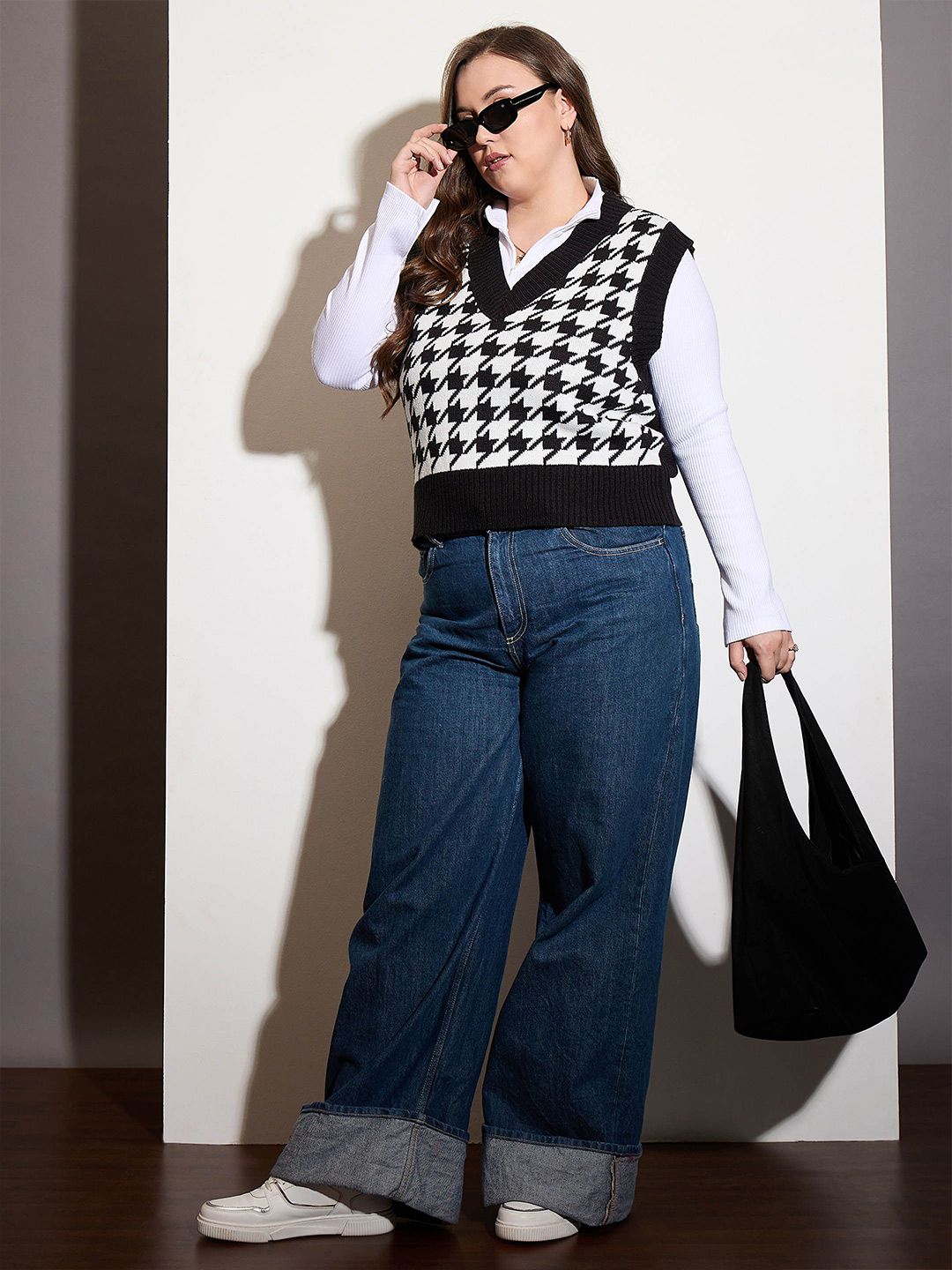SASSAFRAS Curve Women Printed Sweater Vest