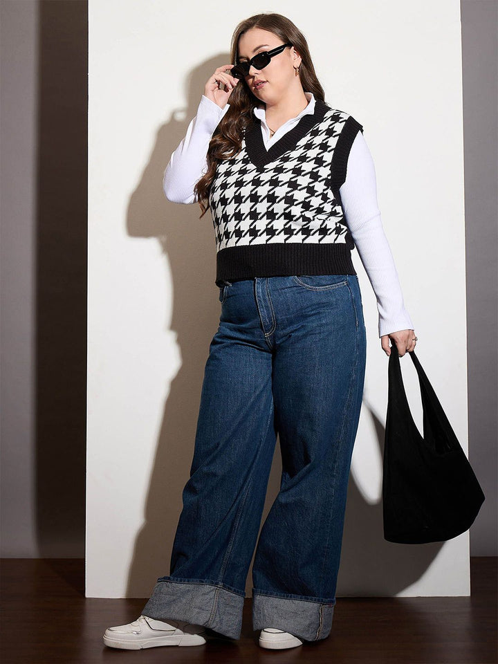 SASSAFRAS Curve Women Printed Sweater Vest