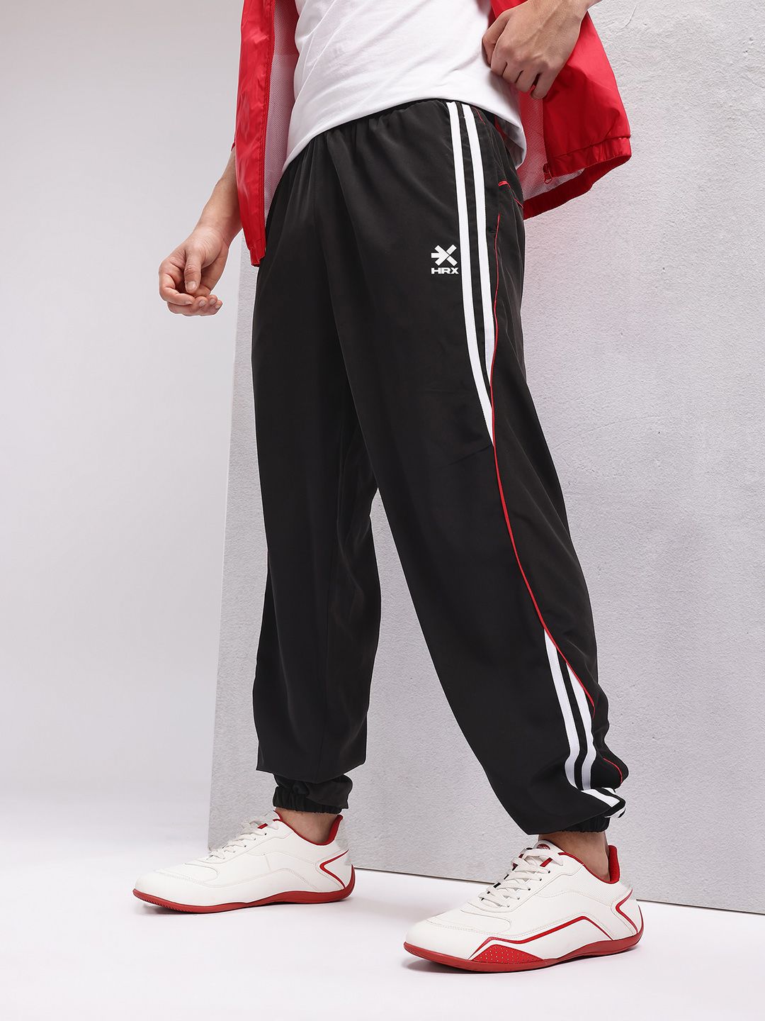HRX by Hrithik Roshan Men Side Striped Joggers