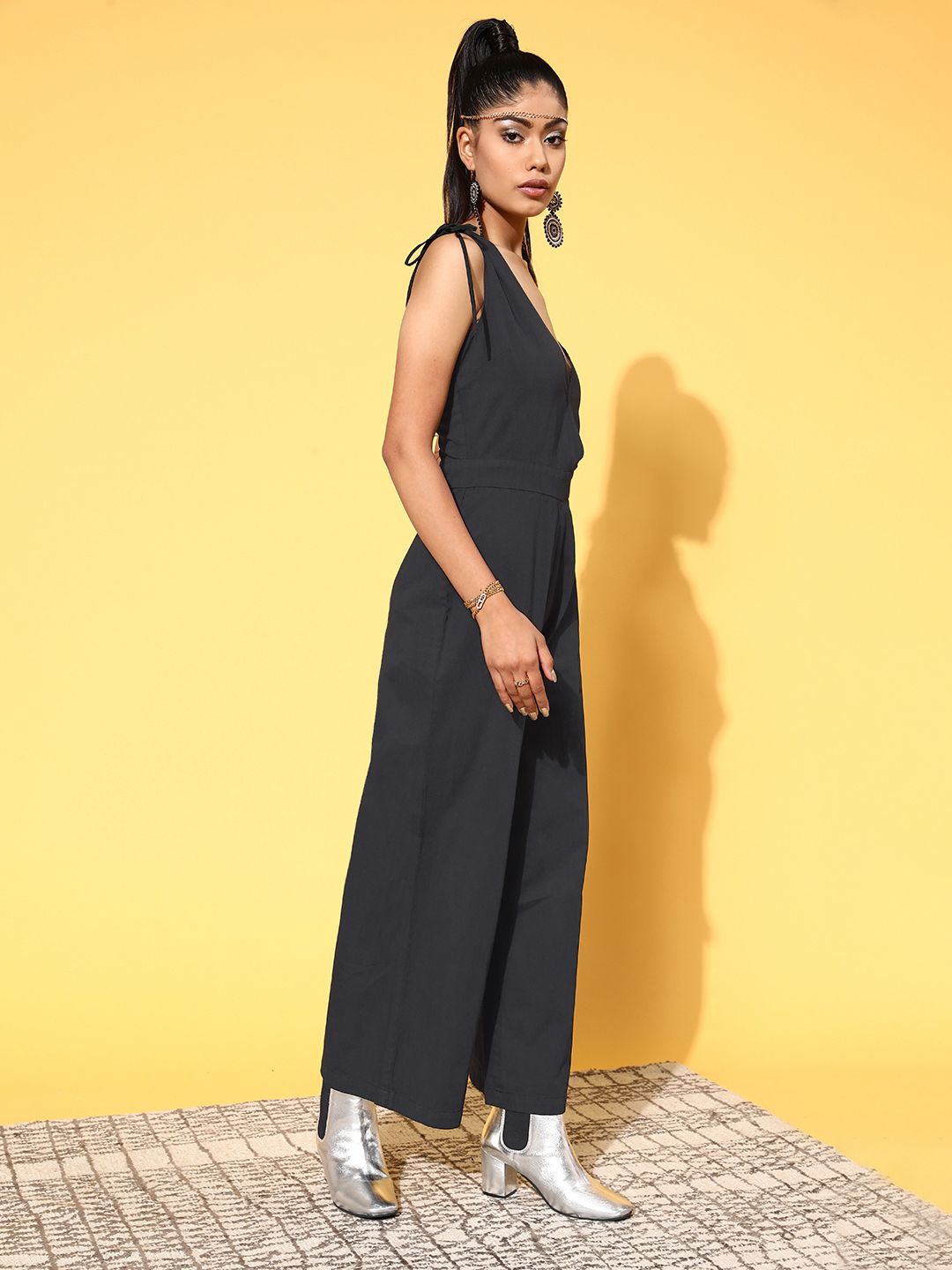 SASSAFRAS Women Classic Black Solid Joyful Jumpsuit