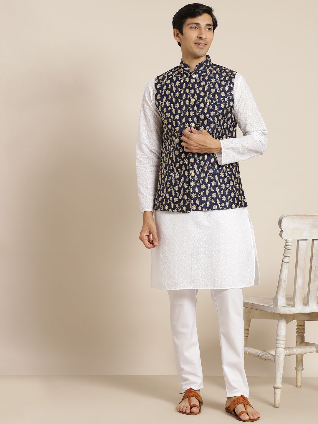 SOJANYA Men White Chikankari Pure Cotton Kurta with Churidar & Nehrujacket