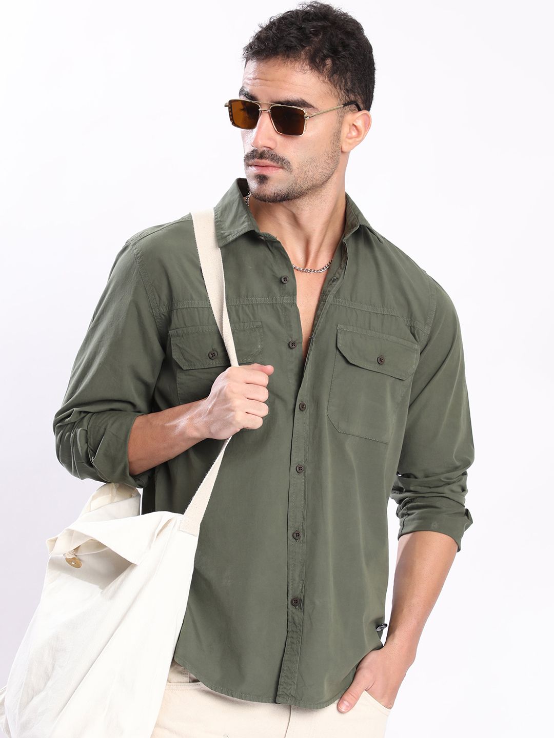 Bene Kleed Men Solid Spread Collar Cotton Casual Shirt