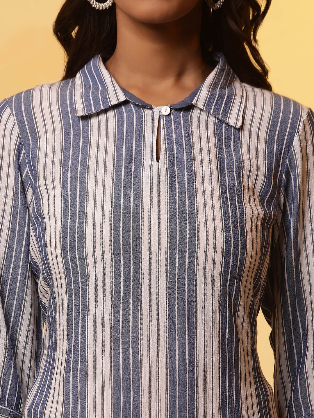 AURELIA Striped Keyhole Neck Three-Quarter Sleeves Straight Kurta