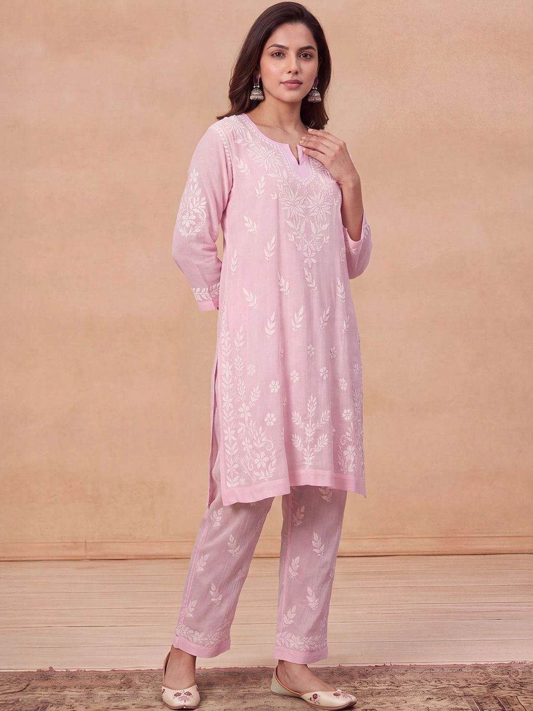 Rumah Chikankari Wanita Biasa Chikankari Chanderi Silk Kurta dengan Seluar