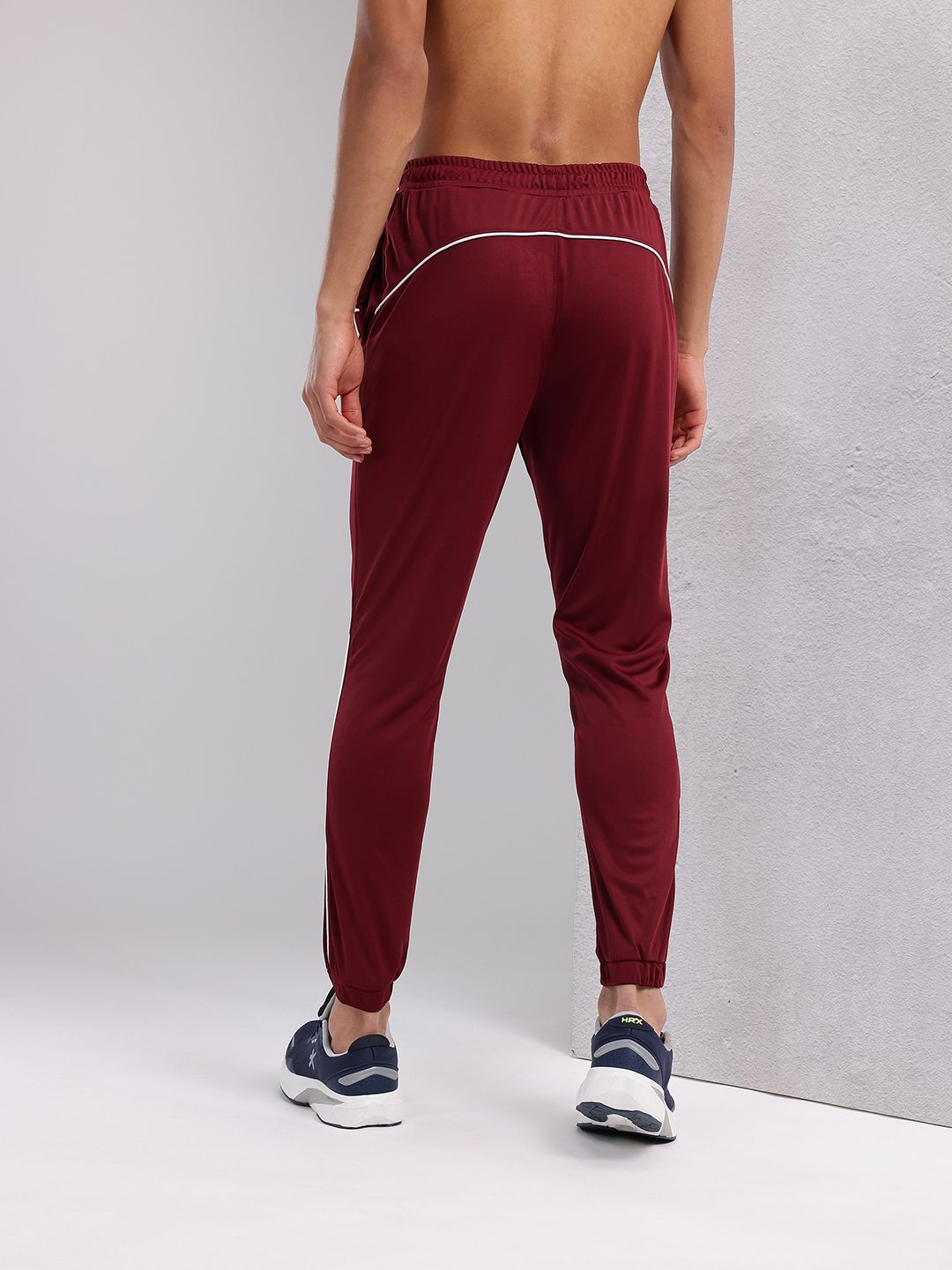 HRX by Hrithik Roshan Men Mid-Rise Rapid-Dry Training Joggers with Contrast Piping