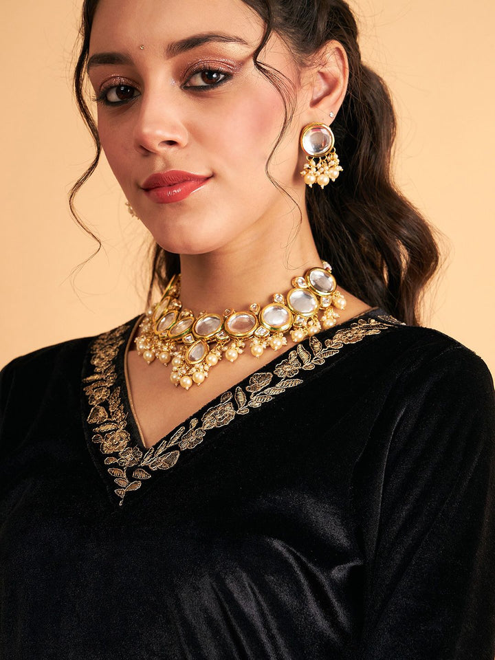 Shae by SASSAFRAS Embroidered V-Neck Zari Velvet Kurta