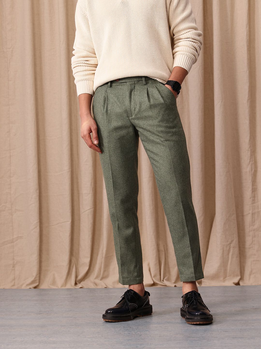 Mr Bowerbird Men Tailored Fit Textured Pleated Trousers
