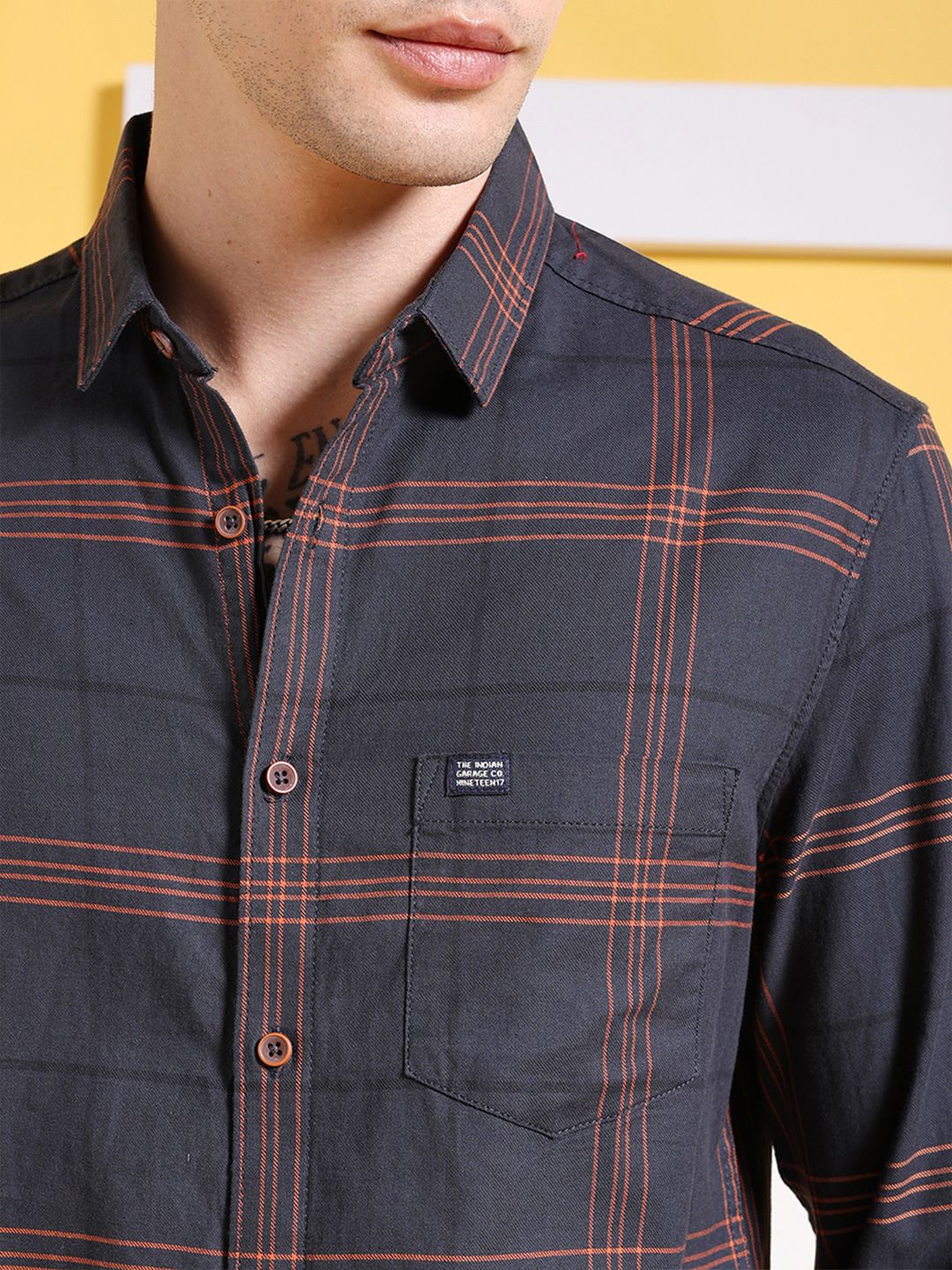 The Indian Garage Co Men Grey Slim Fit Checked Casual Shirt