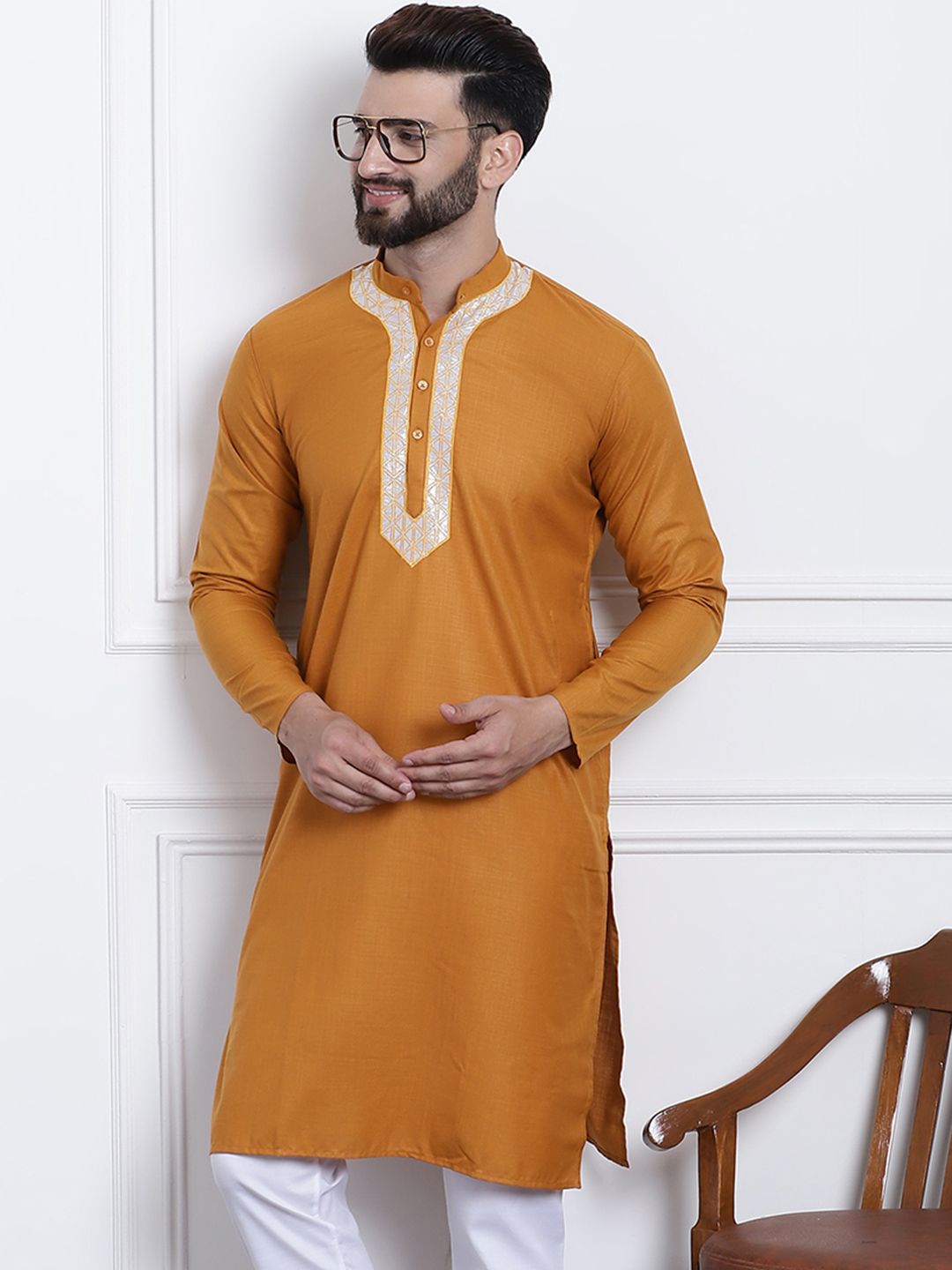 Anug oleh SOJANYA Men Mustard Yellow Yoke Design Patchwork Pure Cotton Kurta