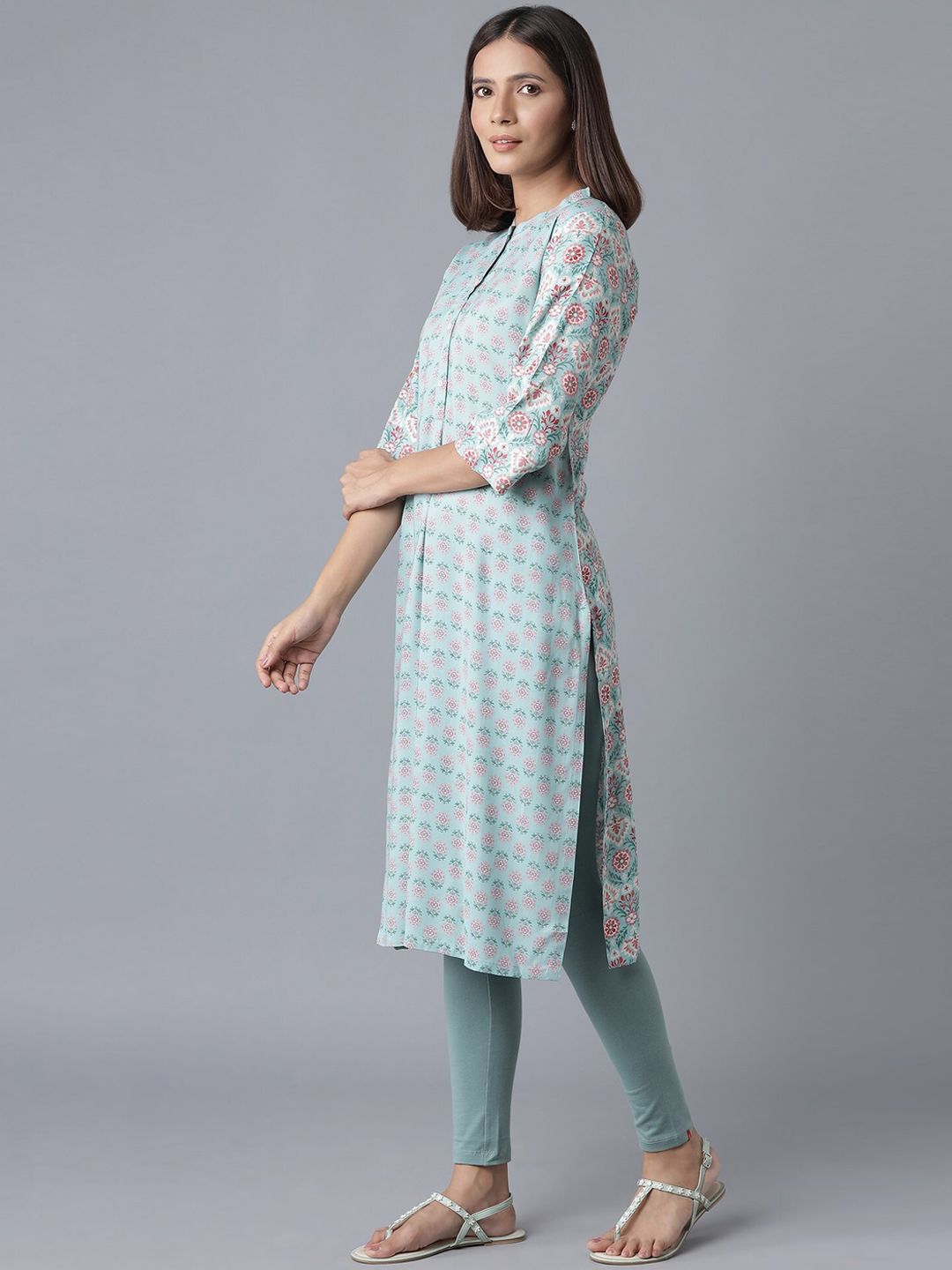 W Women Blue Geometric Checked Flared Sleeves Thread Work Kurta
