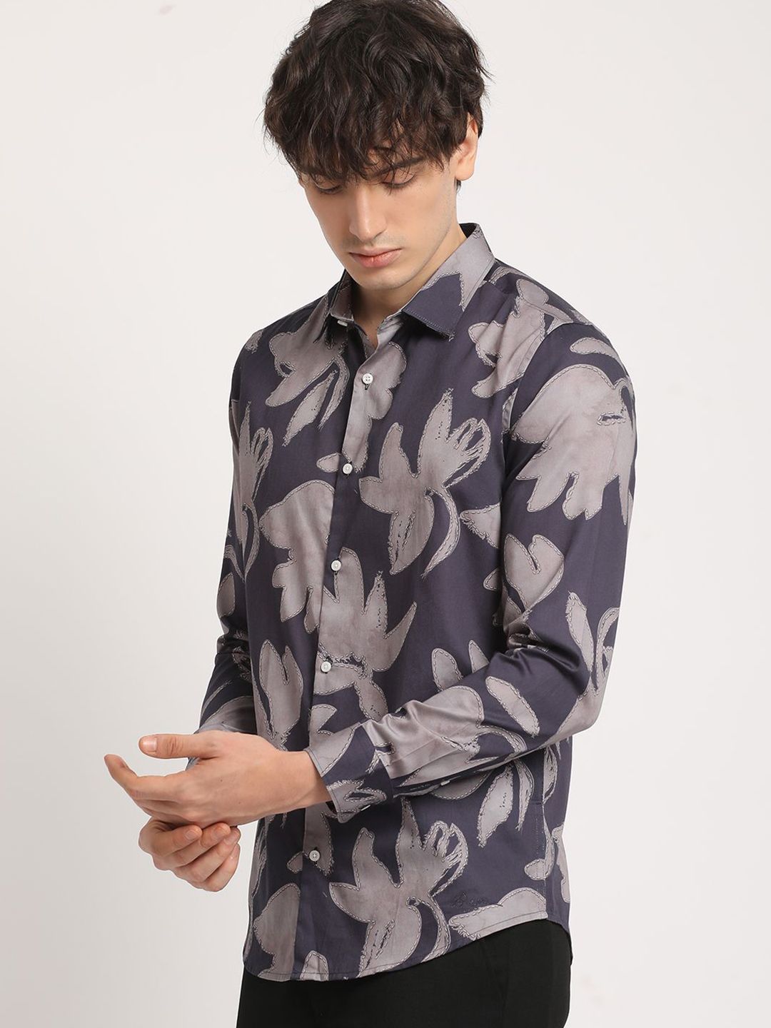 THE BEAR HOUSE Men  Graphic Print Slim Fit Casual Shirt