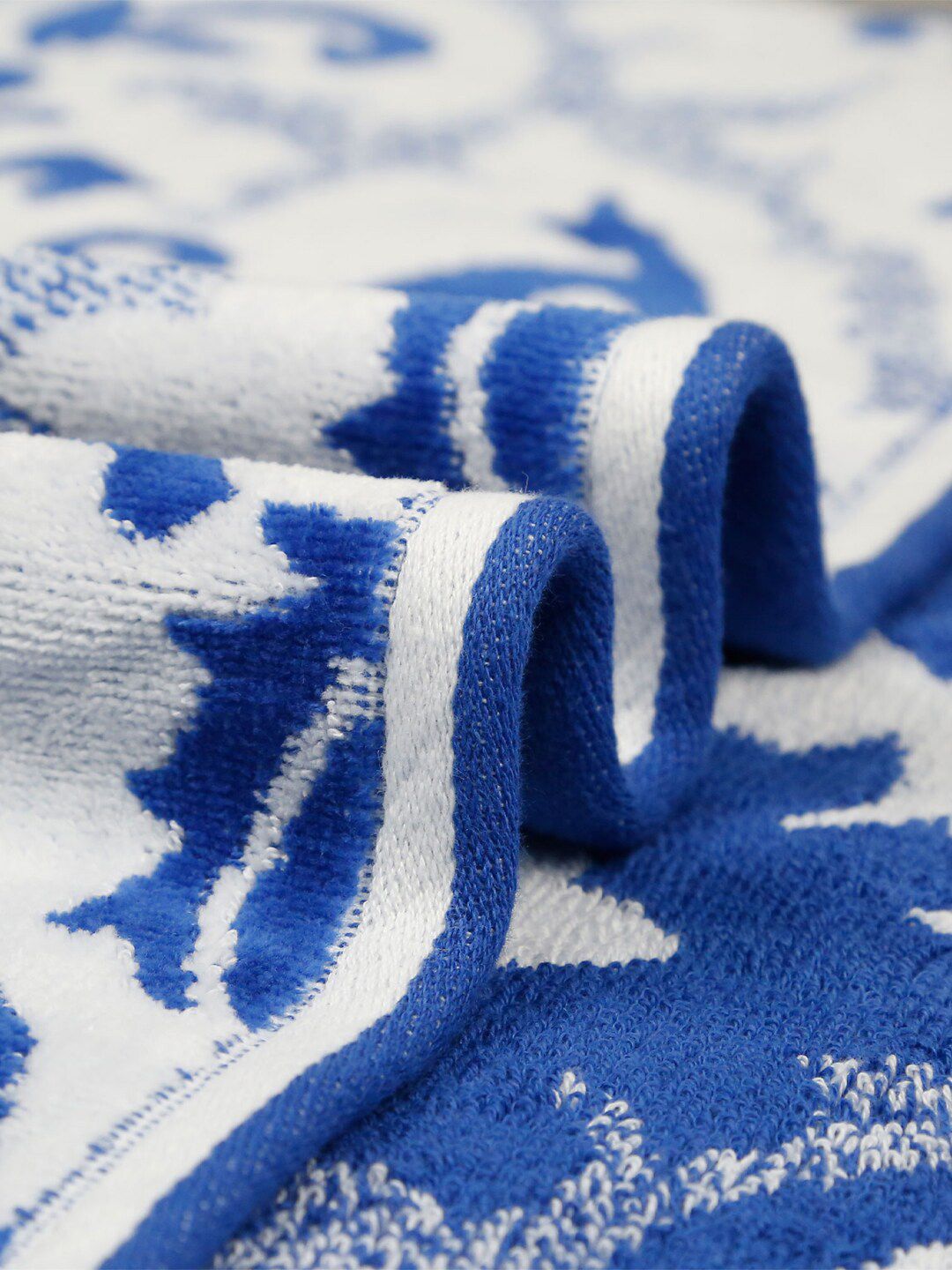MYTRIDENT White & Blue Ethnic Motifs Printed Cotton 500 GSM Bath Towel