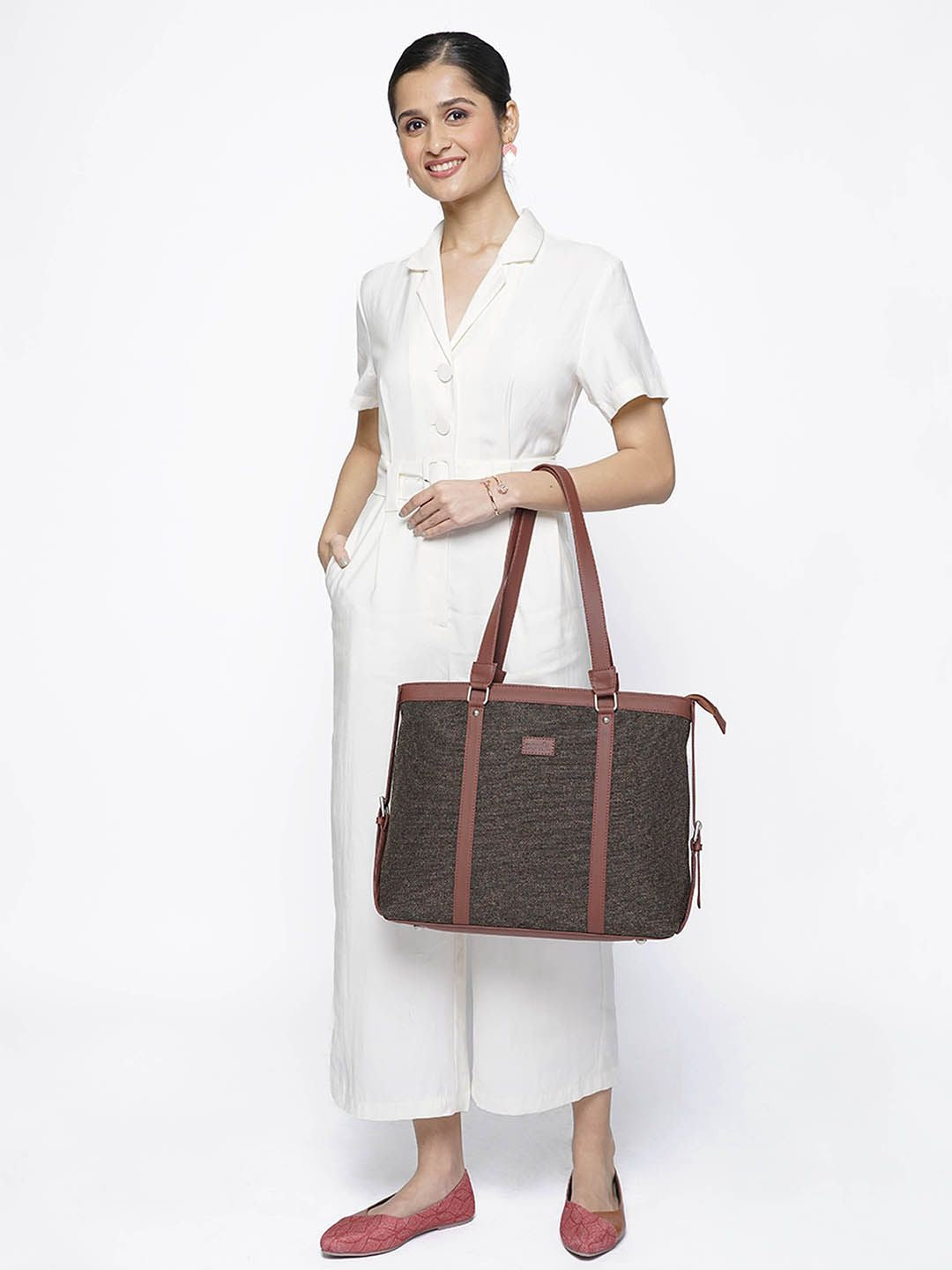 ZOUK Women Brown Structured 16 Inch Laptop Shoulder Bag