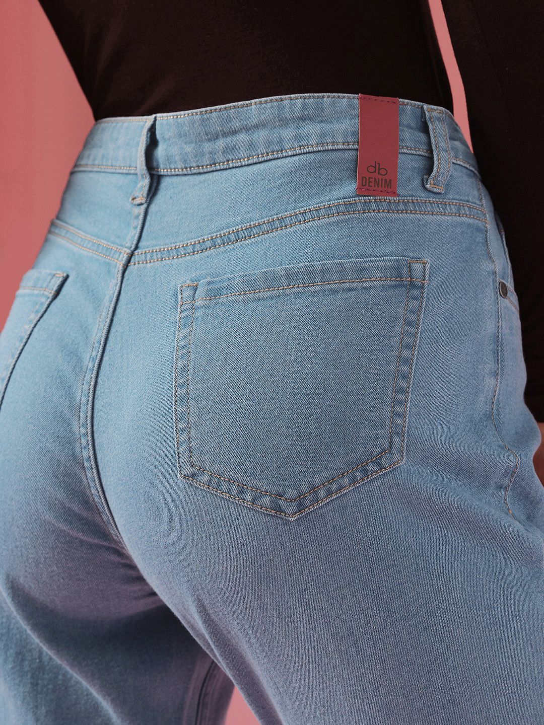 DressBerry Women Boyfriend Fit High-Rise Light Fade Stretchable Jeans