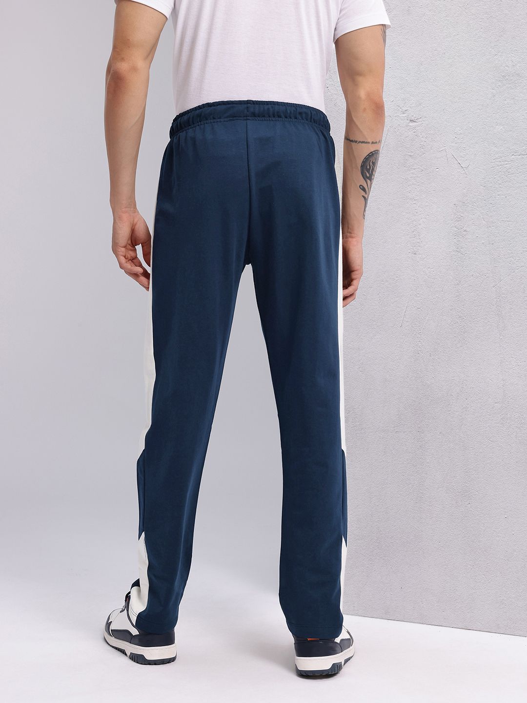 HRX by Hrithik Roshan Men Contrast Side Panel Lifestyle Track Pants