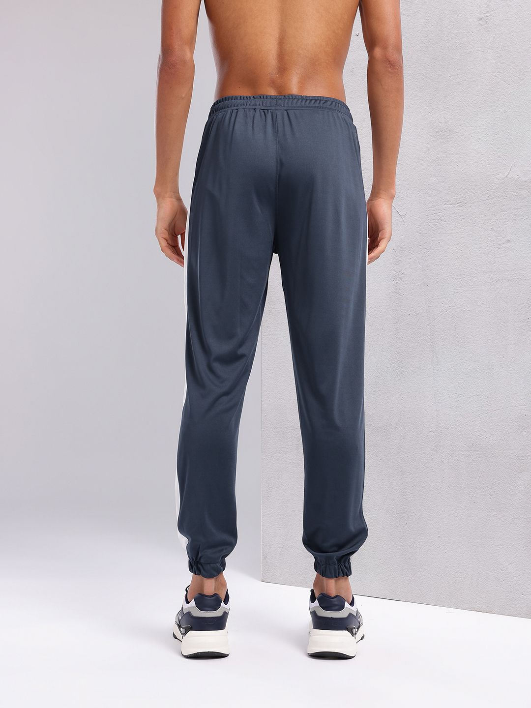 HRX by Hrithik Roshan Men Mid-Rise Rapid-Dry Training Joggers with Side Taping