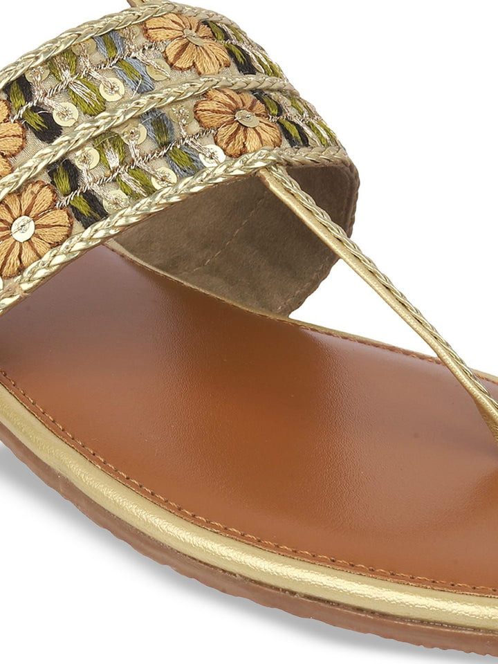 Metro Women Embellished One Toe Flats